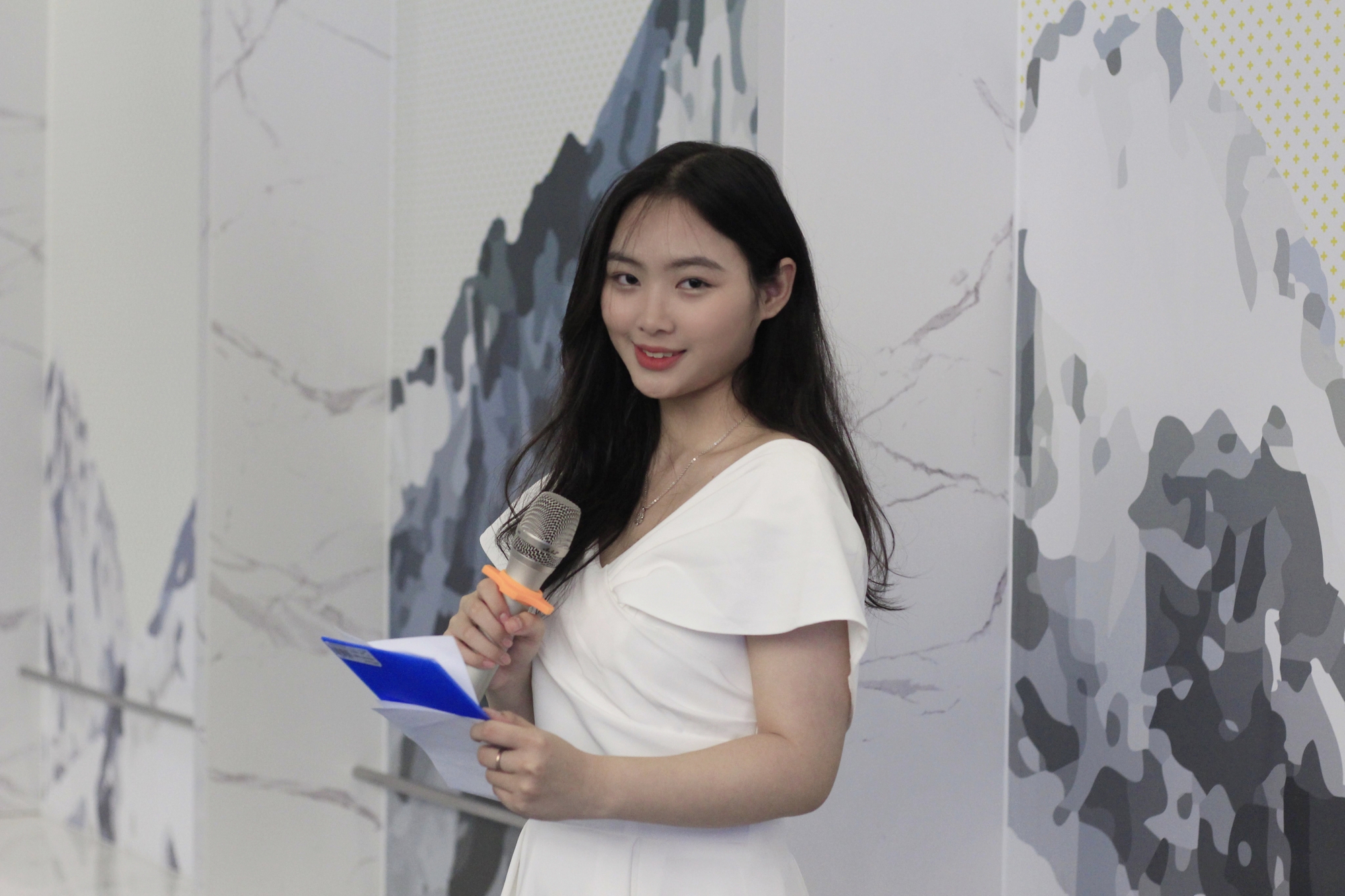 Nữ sinh Hà Nội đỗ đại học top đầu tại Úc nhưng quyết định ở lại nước, năm 1 đã làm được điều này - Ảnh 1.