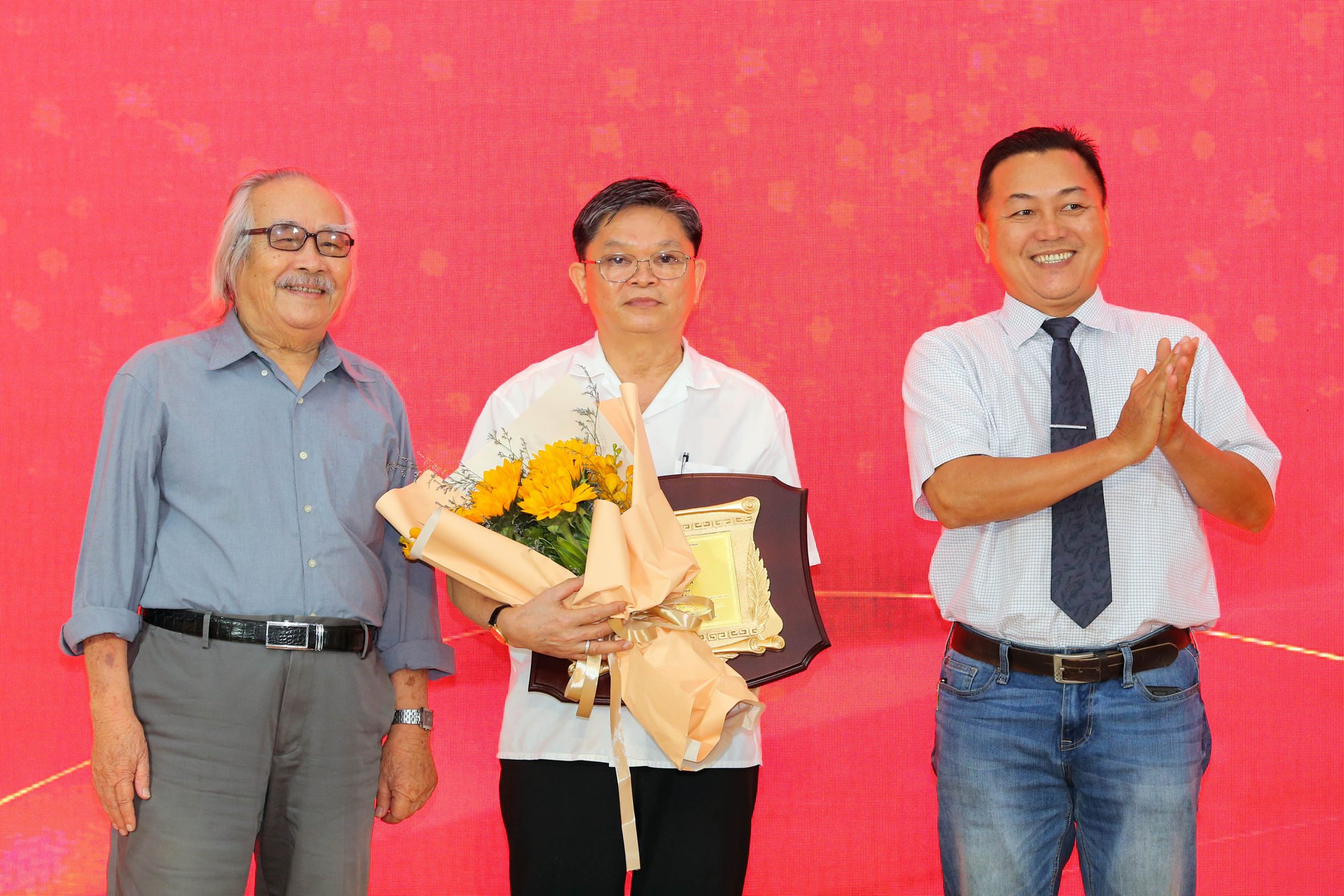 Ngắm bộ sưu tập tranh của họa sĩ vừa nhận Giải Mai Vàng 2022 - Ảnh 6.