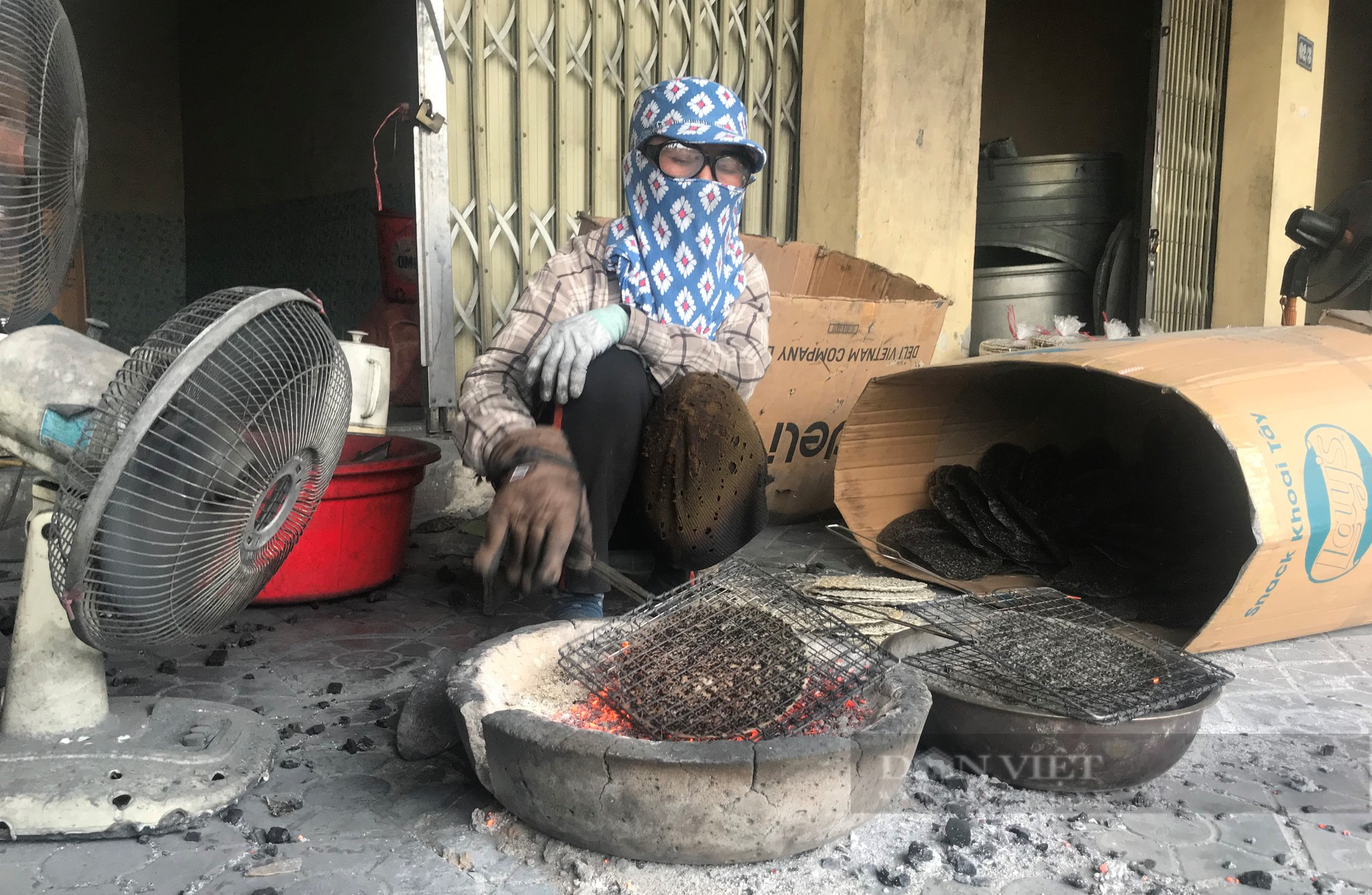 Làng nghề hơn 300 tuổi ở Nghệ An với những sản phẩm OCOP 3 sao, đỏ lửa suốt ngày đêm vẫn không đủ hàng Tết - Ảnh 4.