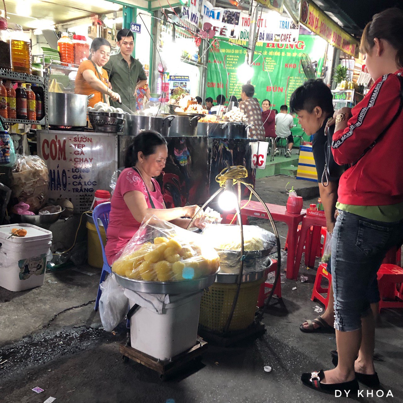 Top miếu, chùa Nam Bộ linh thiêng nổi tiếng nên đến dịp Tết Nguyên đán 2023 - Ảnh 7.