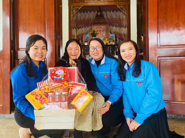 Bữa cơm Tất niên tri ân đối với sự hy sinh to lớn của các Mẹ Việt Nam anh hùng - Ảnh 5.