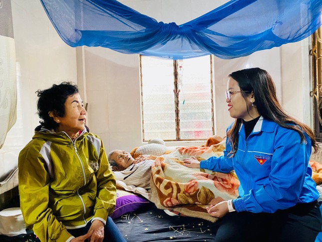 Bữa cơm Tất niên tri ân đối với sự hy sinh to lớn của các Mẹ Việt Nam anh hùng - Ảnh 1.