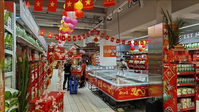 Tuần hàng Việt Nam tại Pháp nhân dịp Tết Nguyên đán  - Ảnh 3.