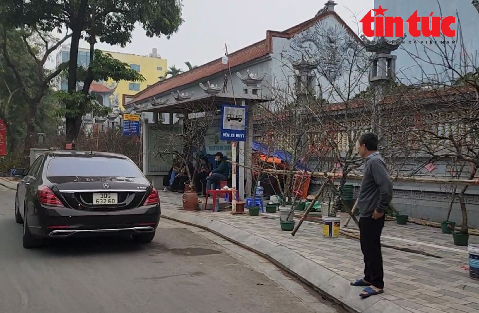 Nhếch nhác phố kiểu mẫu biến thành chợ - Ảnh 13.
