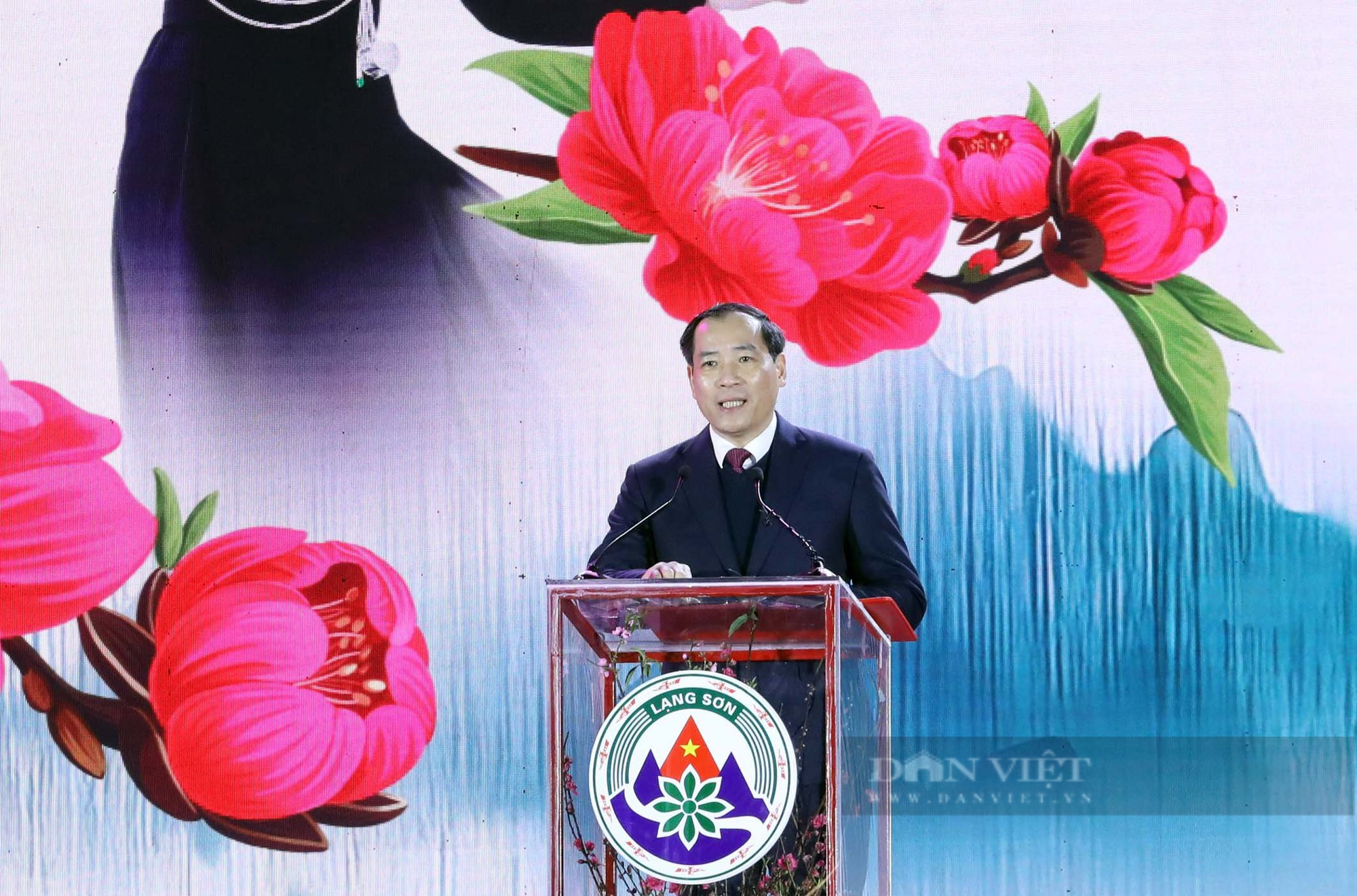 Lạng Sơn khai mạc lễ hội hoa đào sắc màu biên cương: - Ảnh 1.