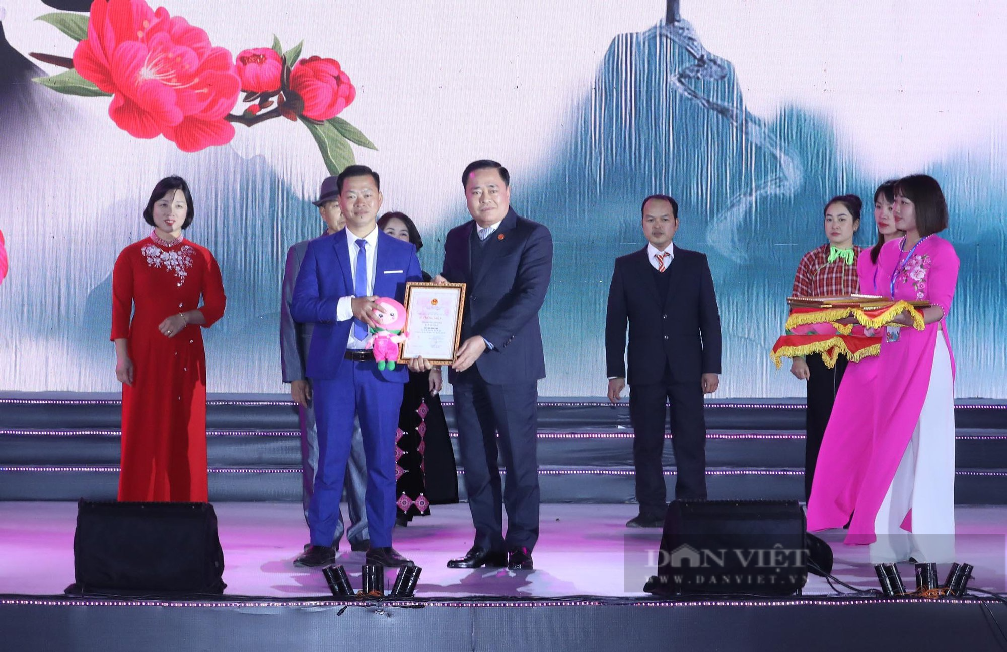 Lạng Sơn khai mạc lễ hội hoa đào sắc màu biên cương: - Ảnh 4.