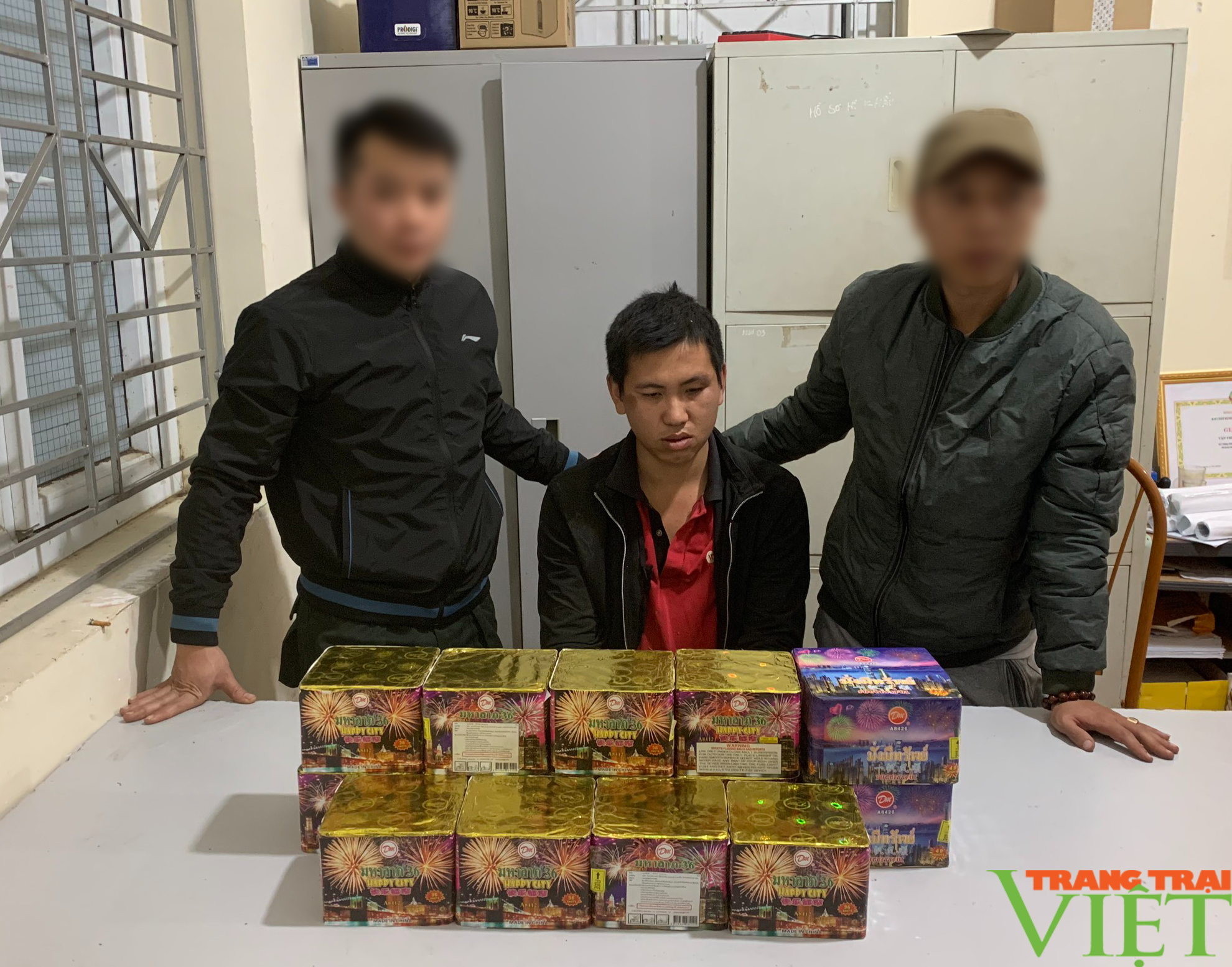Liên tiếp bắt giữ các đối tượng tàng trữ pháo nổ - Ảnh 1. Liên tiếp bắt giữ các đối tượng tàng trữ pháo nổ - Ảnh 1.