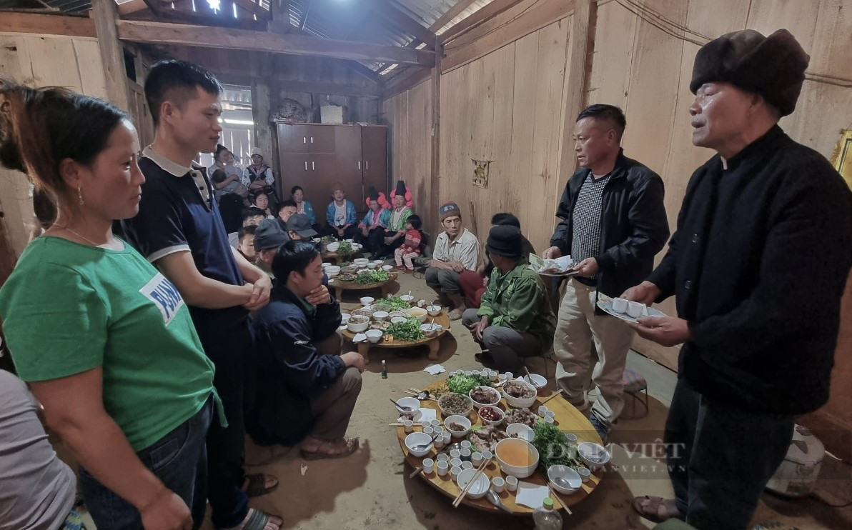 Lễ đặt tên đệm mới của đồng bào Mông - Ảnh 3.