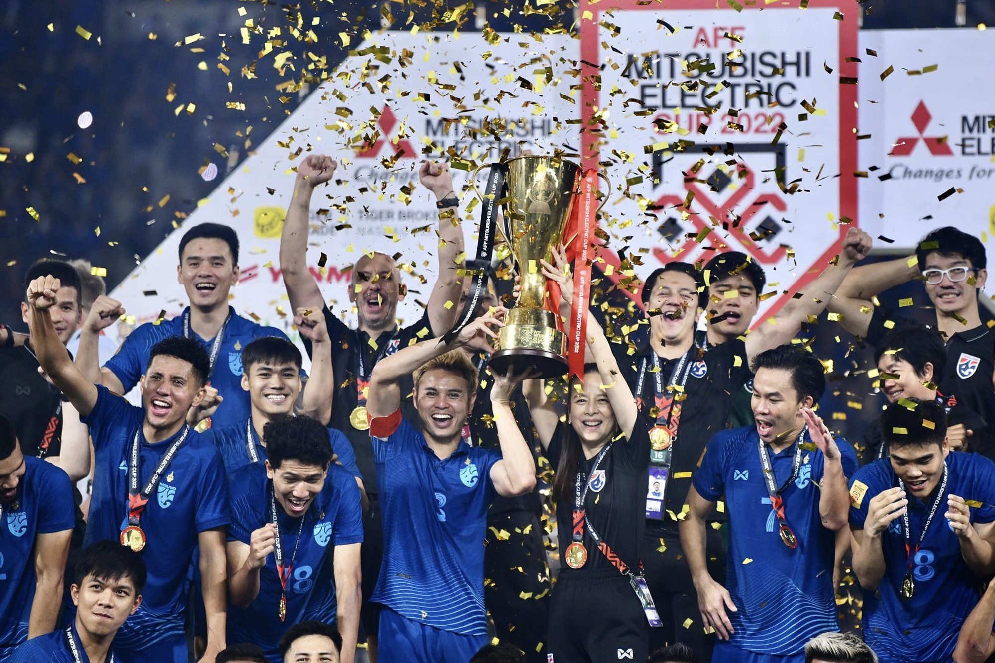 Sếp lớn Malaysia so sánh bất ngờ giữa ĐT Việt Nam và ĐT Thái Lan - Ảnh 2.