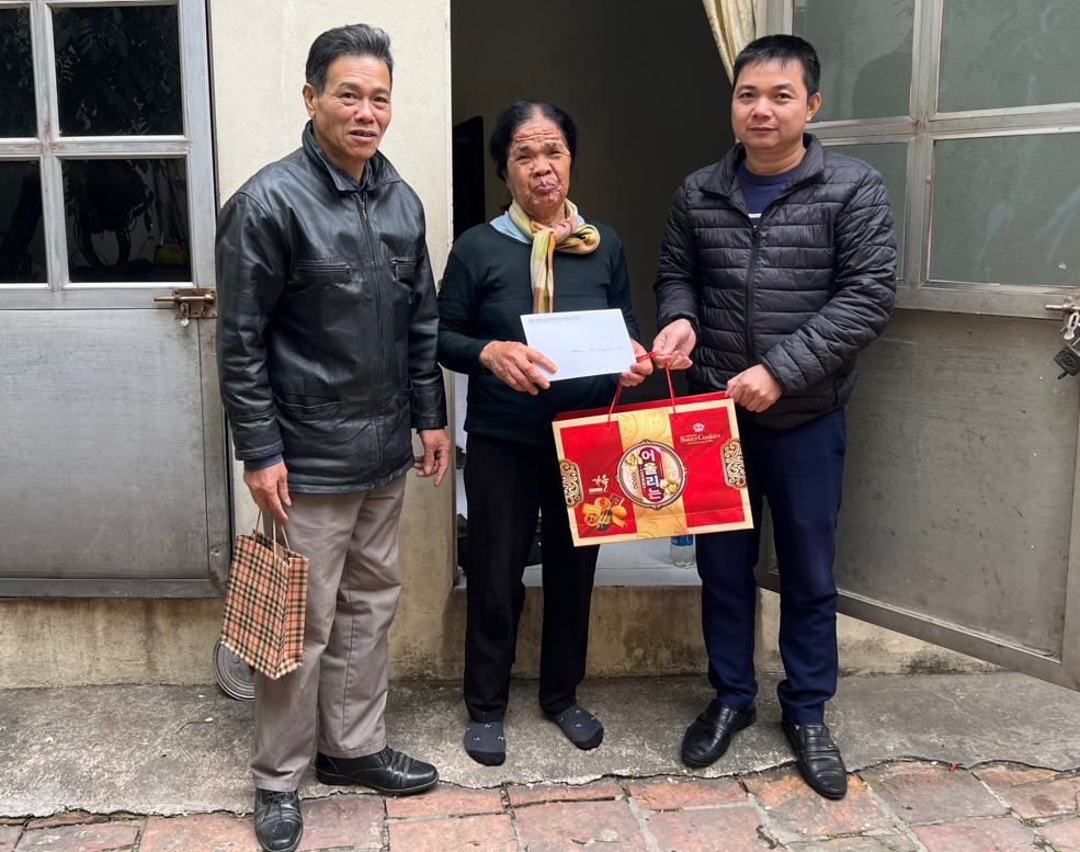 Hội Nông dân Bắc Ninh mang Xuân ấm, Tết yêu thương đến với nông dân nghèo - Ảnh 2.