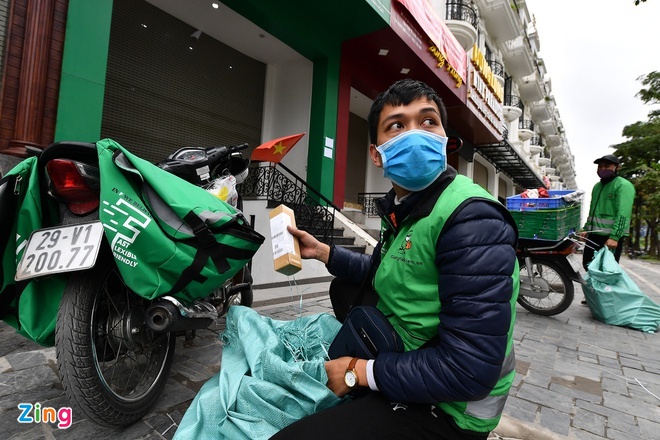 Thiếu shipper, chủ shop online không dám nhận thêm khách - Ảnh 1.
