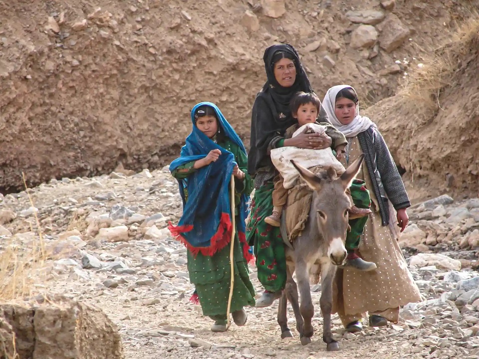 Afghanistan &quot;đã mất&quot; sau khi Taliban nắm quyền qua ống kính người tị nạn - Ảnh 7.