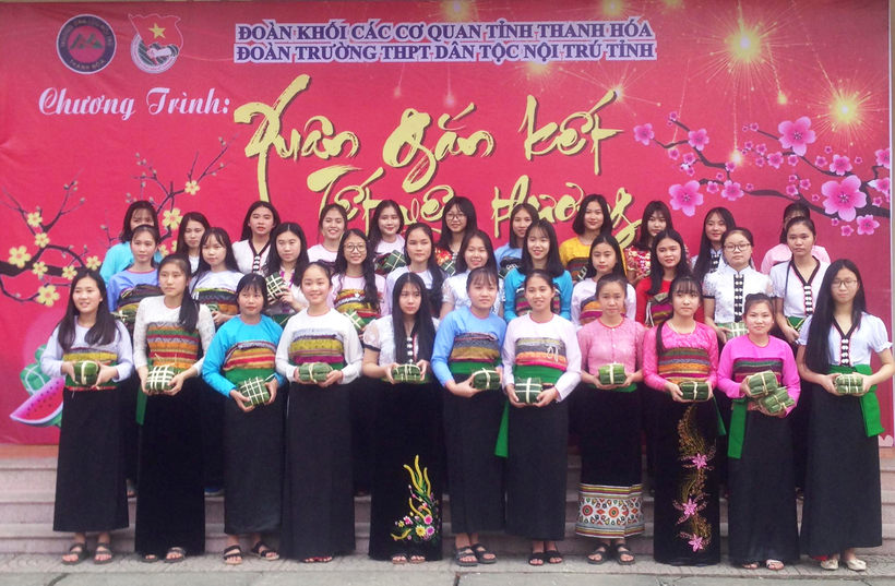 Ngược xuôi lo Tết cho trò nghèo - Ảnh 3.