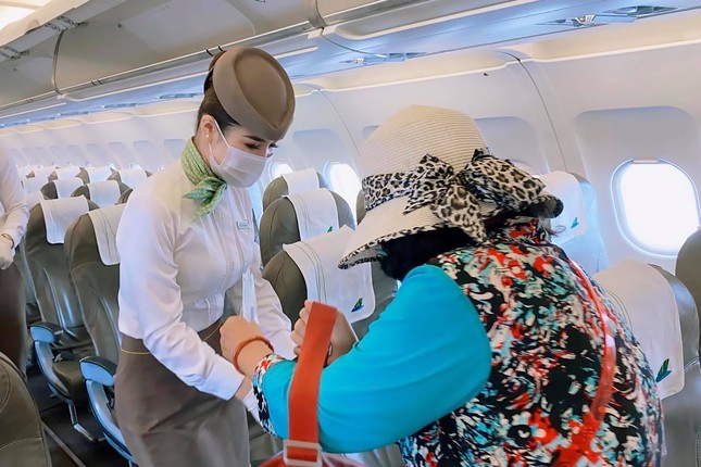 Ngày Tết kể chuyện người làm nghề bay - Ảnh 1.