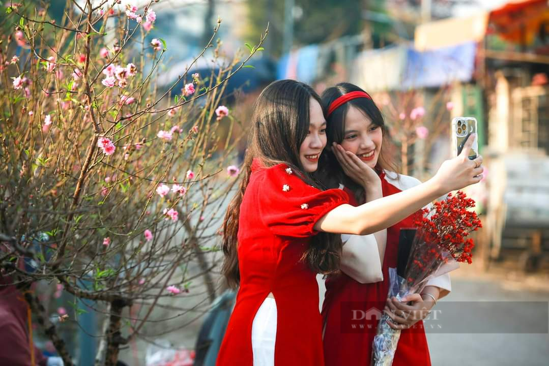 Hướng và giờ xuất hành tuổi Tuất dịp Tết Quý Mão 2023 - Ảnh 1.