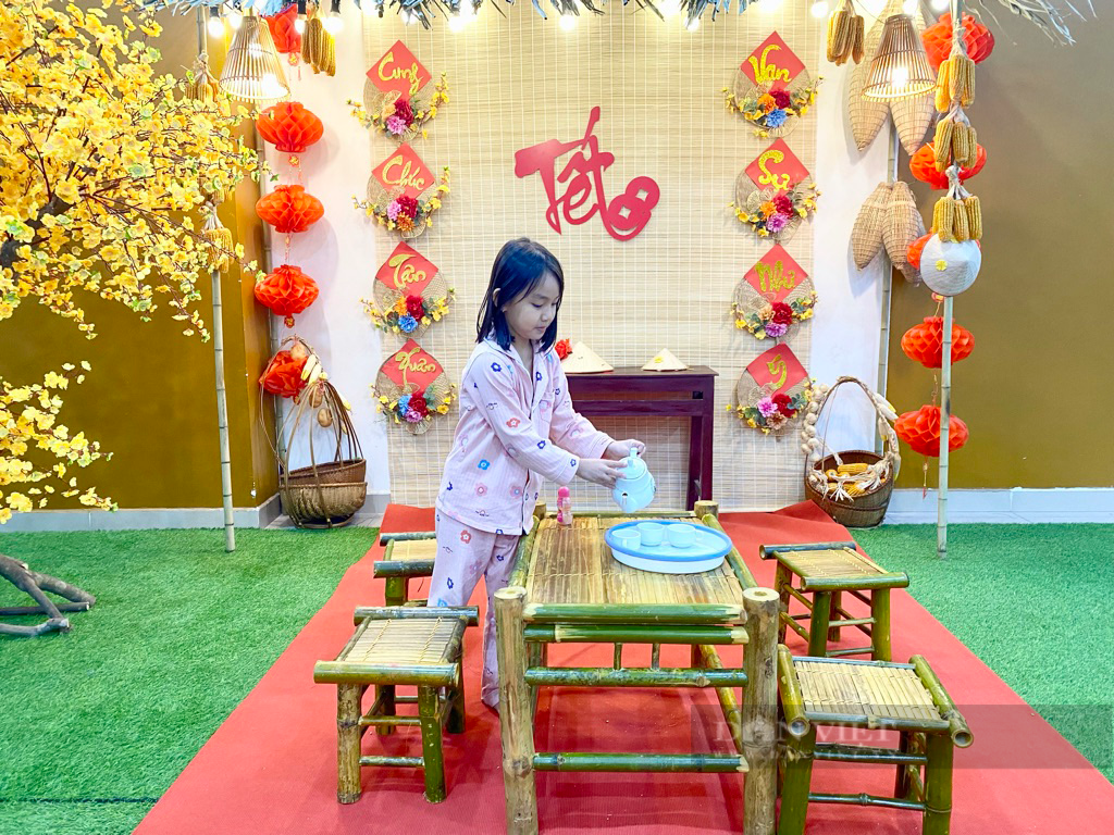 Những điều cha mẹ nhất định phải làm cùng con trong ngày Tết  - Ảnh 1.