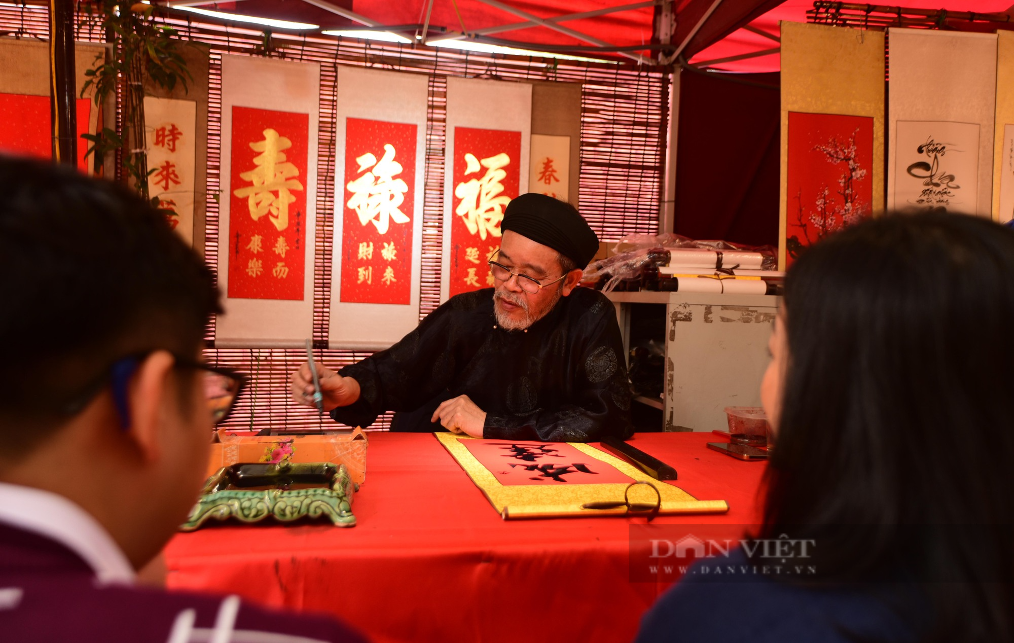 Người Hà Nội xin chữ đầu năm - Ảnh 2.