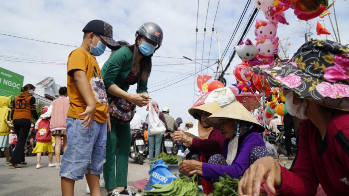 Phiên chợ không nói thách, không mặc cả ở Bình Định      - Ảnh 3.