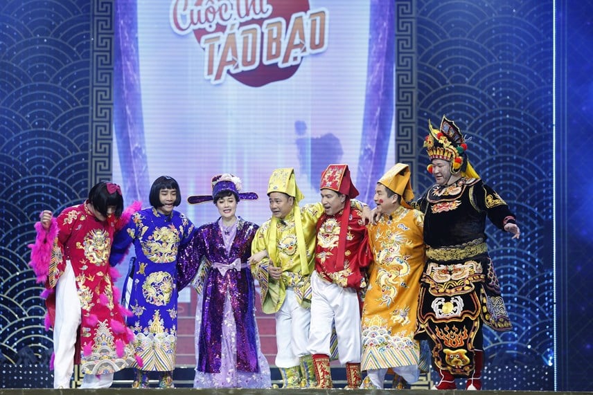 Phản ứng dữ dội của khán giả khi NSƯT Xuân Bắc viết về &quot;cái tát của mẹ&quot;, bóng gió mắng người chê Táo Quân - Ảnh 2.