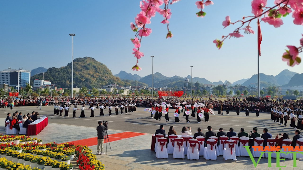 Sơn La: Vui &quot;Hội Xuân dâng Bác&quot; - Ảnh 4.