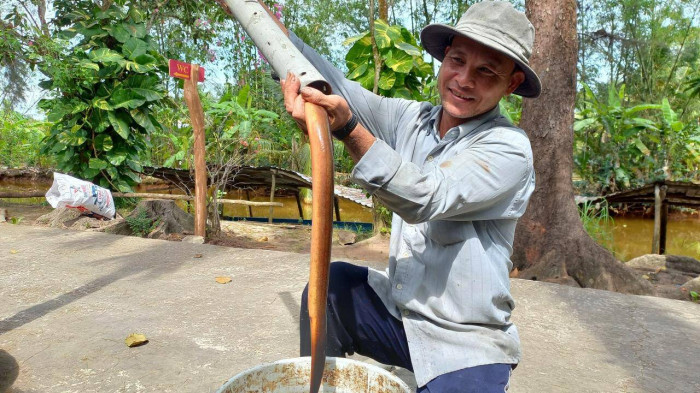 Về rừng U Minh Hạ, đặt trúm lươn, thưởng thức món quê dân dã - Ảnh 1.