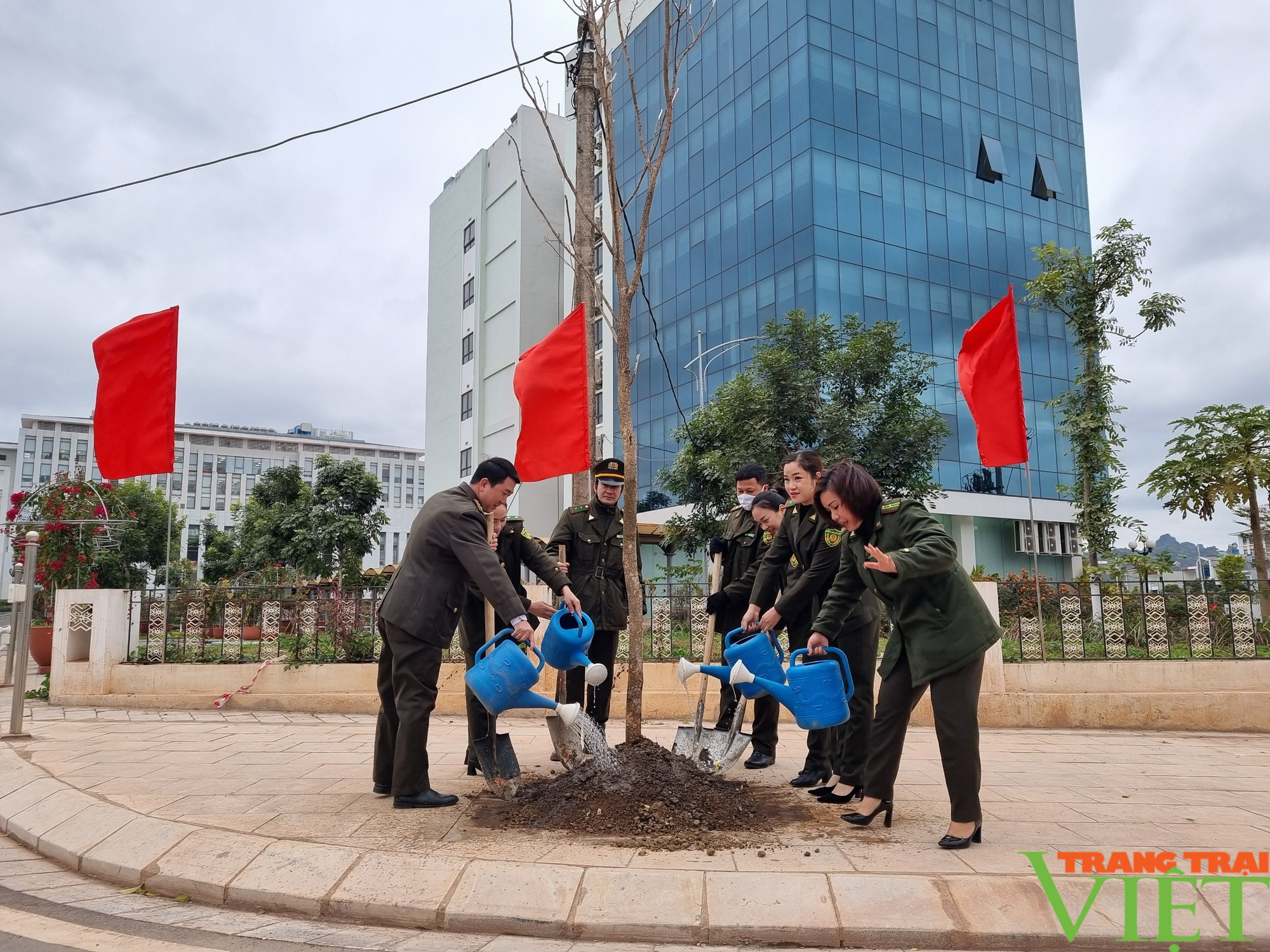 Lễ ra quân trồng cây Mừng Đảng, Mừng xuân Quý Mão - Ảnh 5. Lễ ra quân trồng cây Mừng Đảng, Mừng xuân Quý Mão - Ảnh 5.