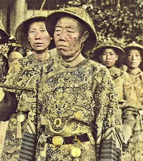 Thái y chẩn bệnh cho Từ Hi, liền đưa cho thái giám Lý Liên Anh một vật để che giấu bí mật động trời - Ảnh 2.