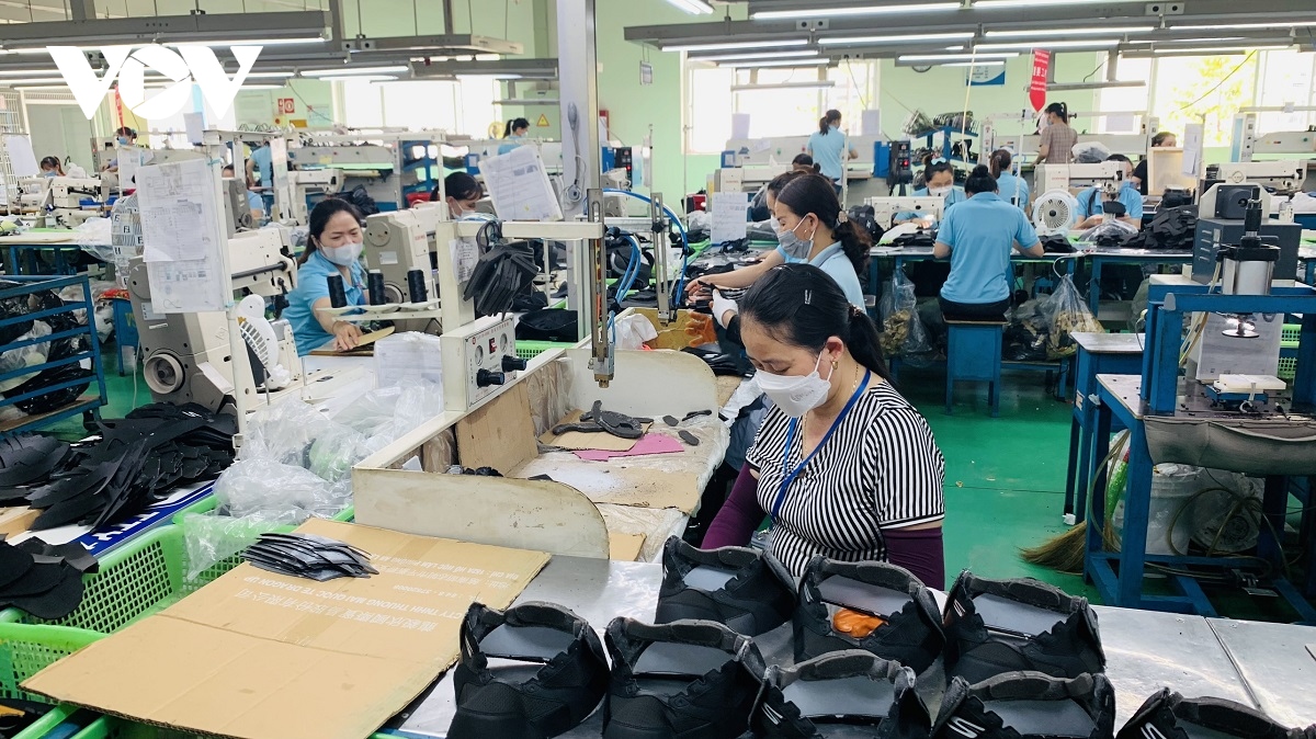 Chuyển đổi số cần tư duy mới và hành động cụ thể - Ảnh 2.