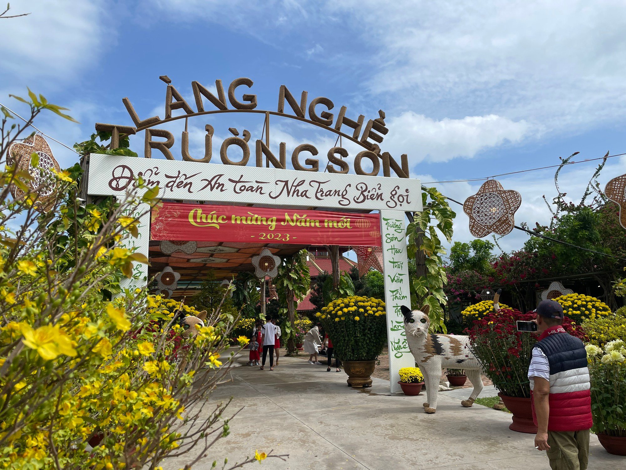 Làng nghề Trường Sơn nổi tiếng ở Nha Trang đón trên 10 ngàn lượt khách tham quan - Ảnh 3. Làng nghề Trường Sơn nổi tiếng ở Nha Trang đón trên 10 ngàn lượt khách tham quan - Ảnh 3.