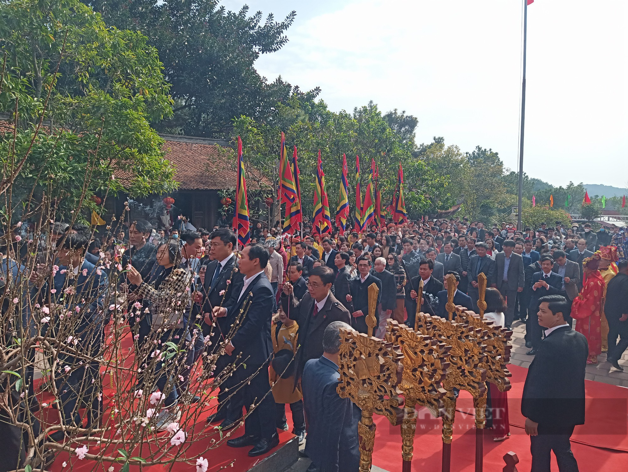 Tưng bừng Lễ khai bút đầu xuân Quý Mão 2023 tại Đền thờ Vạn thế Sư biểu Chu Văn An  - Ảnh 14.