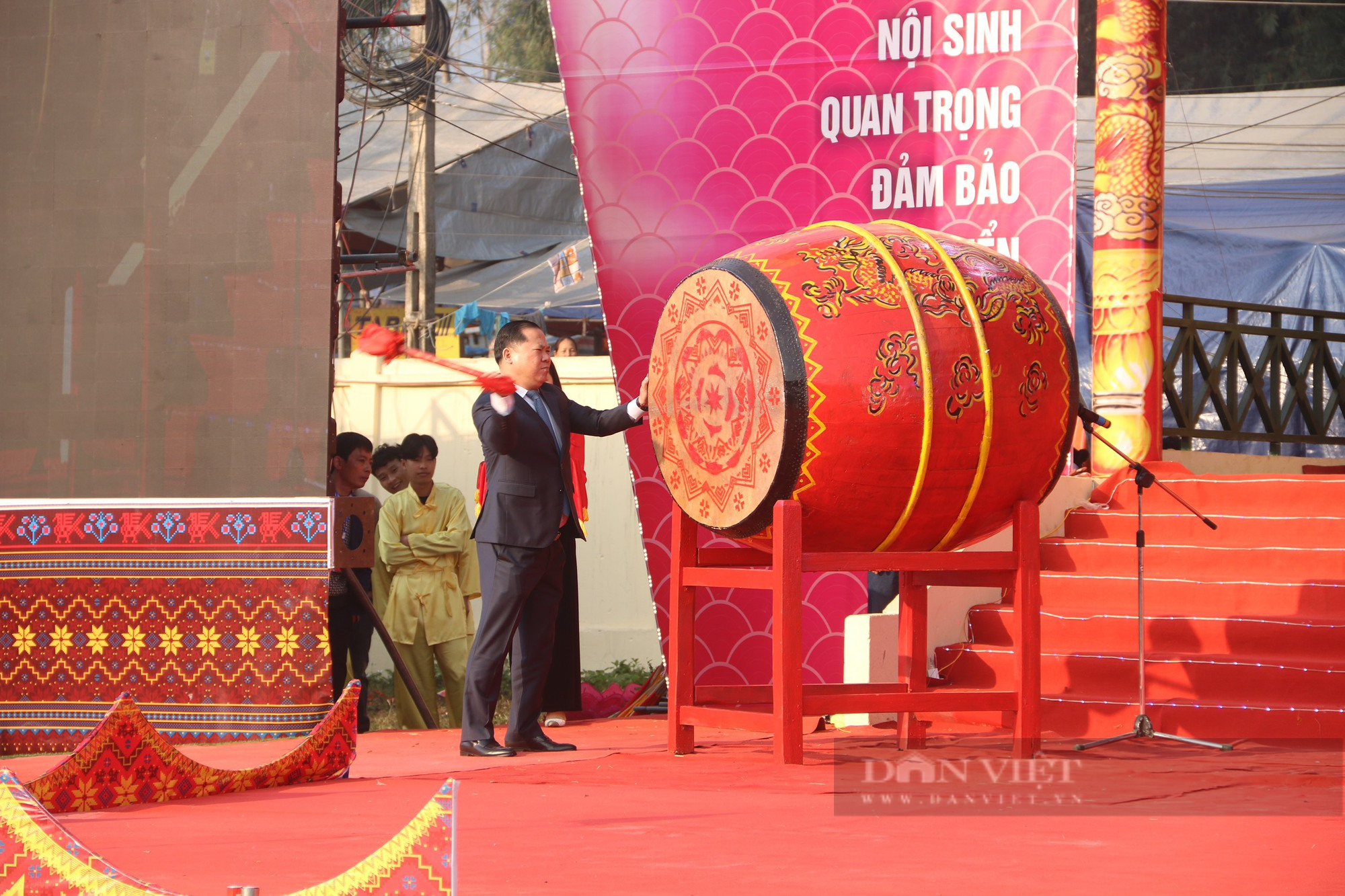  Lễ hội Khai hạ dân tộc Mường Hoà Bình thu hút hàng nghìn người tham gia - Ảnh 4.