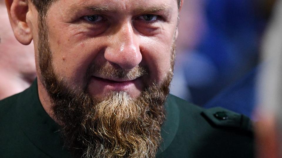 Thủ lĩnh Chechnya Kadyrov đáp trả bất ngờ khi bị C14 của Ukraine đe dọa tấn công thủ đô Grozny - Ảnh 1.