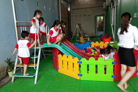 Tiền Giang: Trường mầm non, tiểu học tổng vệ sinh chuẩn bị cho các em trở lại lớp sau Tết - Ảnh 2.