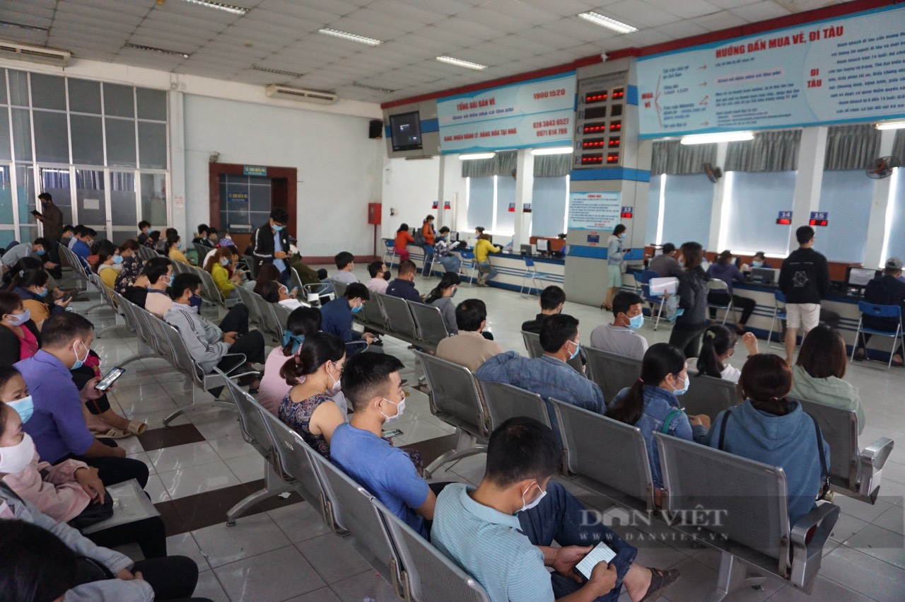 TP.HCM: Người dân cần lưu ý gì khi đổi, trả vé tàu Tết 2023 - Ảnh 1.