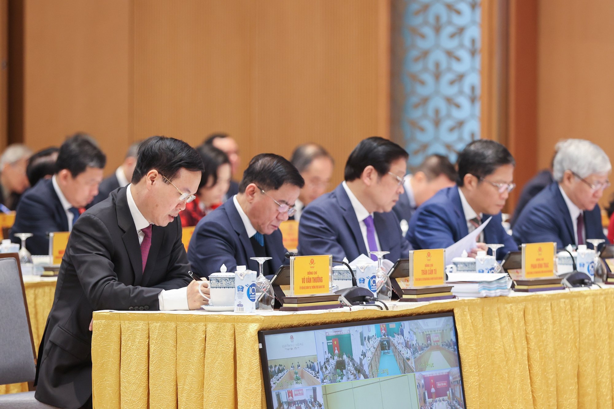 Chính phủ xử lý các vấn đề tồn đọng đã được Bộ Chính trị cho chủ trương, có 6 tổ chức tín dụng yếu kém - Ảnh 3.