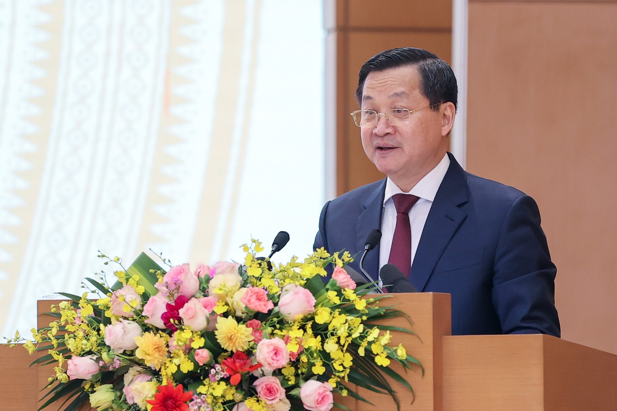 Chính phủ xử lý các vấn đề tồn đọng đã được Bộ Chính trị cho chủ trương, có 6 tổ chức tín dụng yếu kém - Ảnh 1.