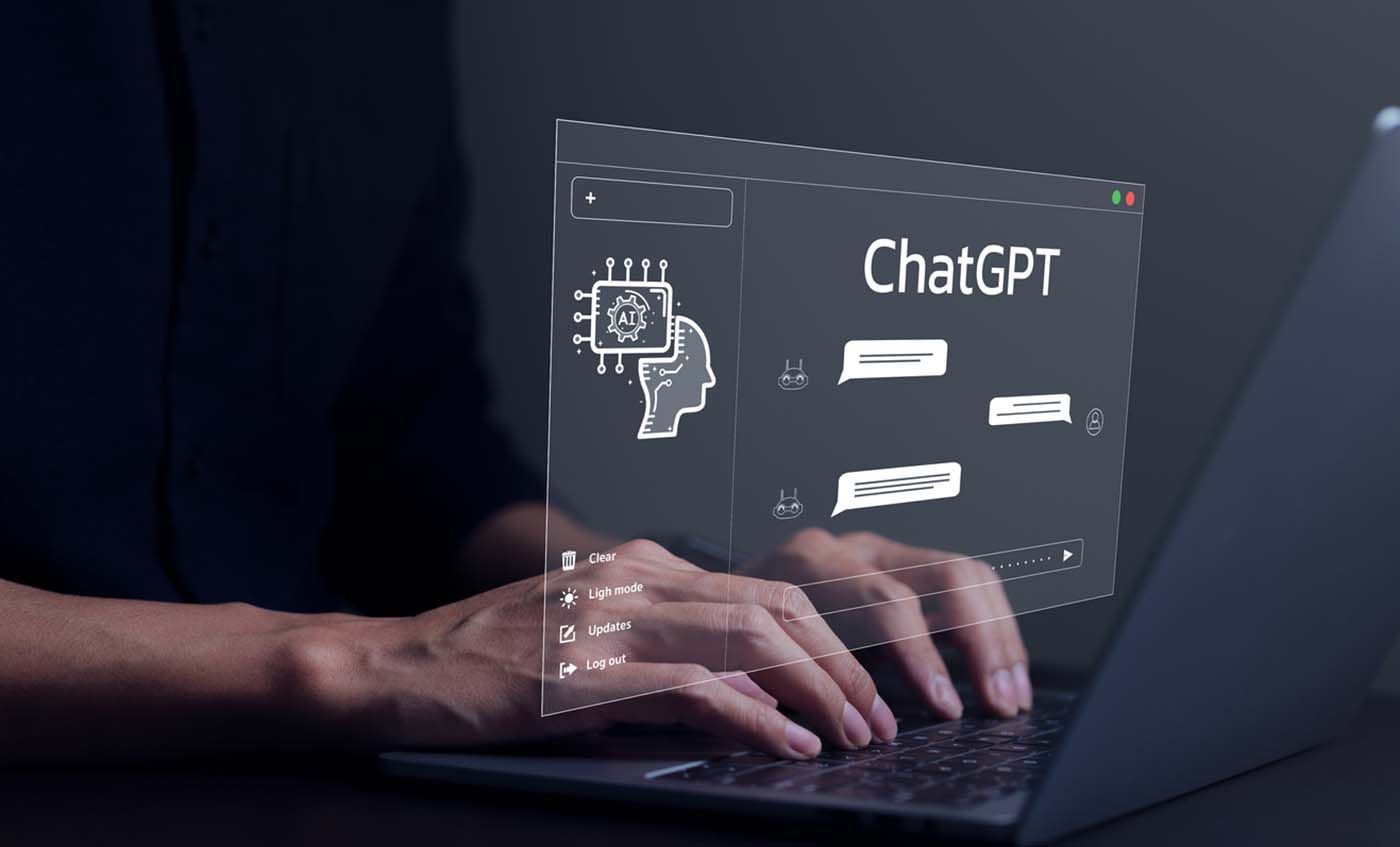 Theo một số chuyên gia, ChatGPT có thể được sánh với các công cụ chuyển văn bản thành hình ảnh như DALL-E 2 và Stable Diffusion, là một phần của làn sóng phần mềm mới AI từng có. Ảnh: @AFP.