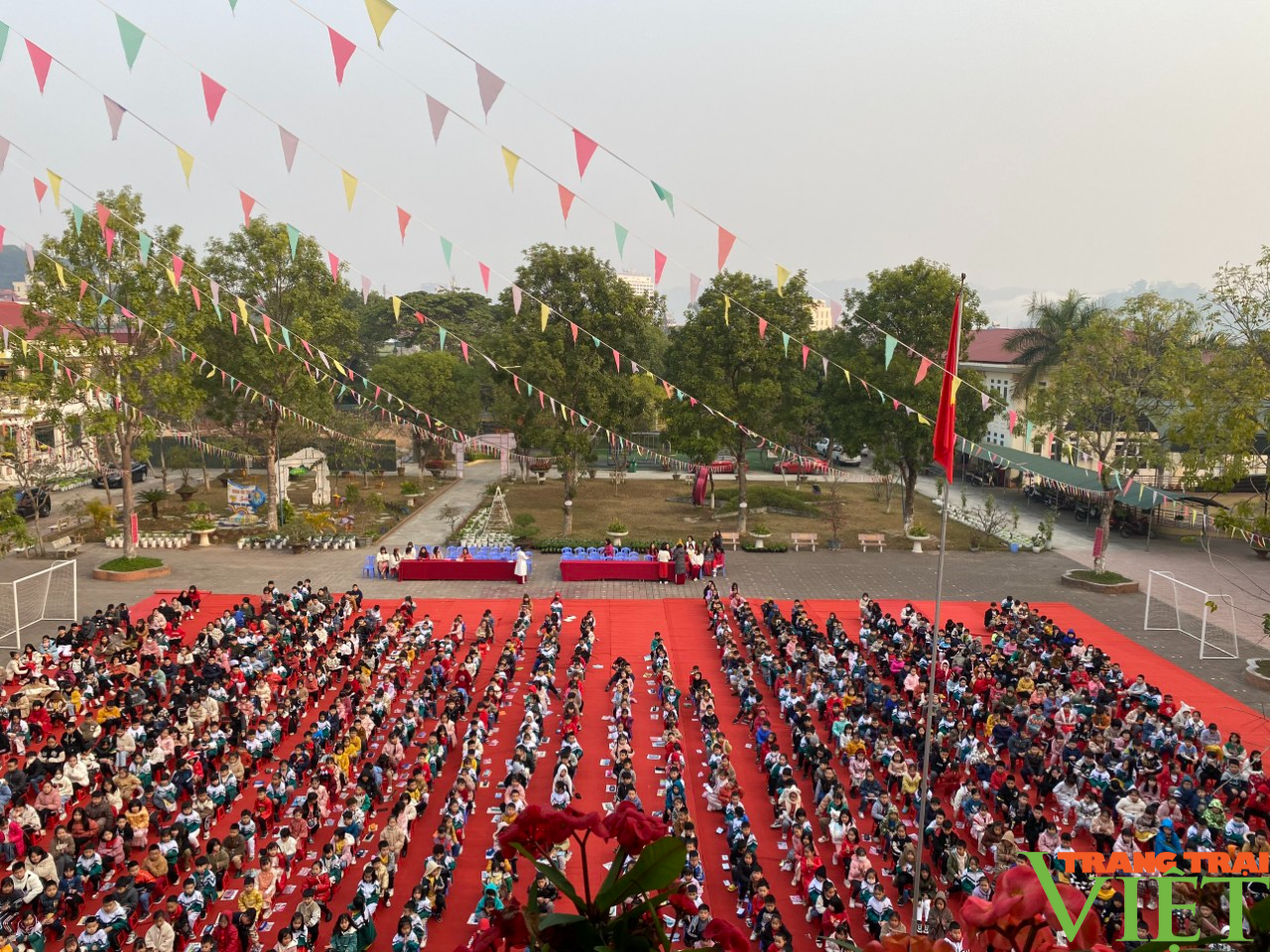 Tp. Lào Cai khai bút đầu xuân năm mới - Ảnh 2. Tp. Lào Cai khai bút đầu xuân năm mới - Ảnh 2.