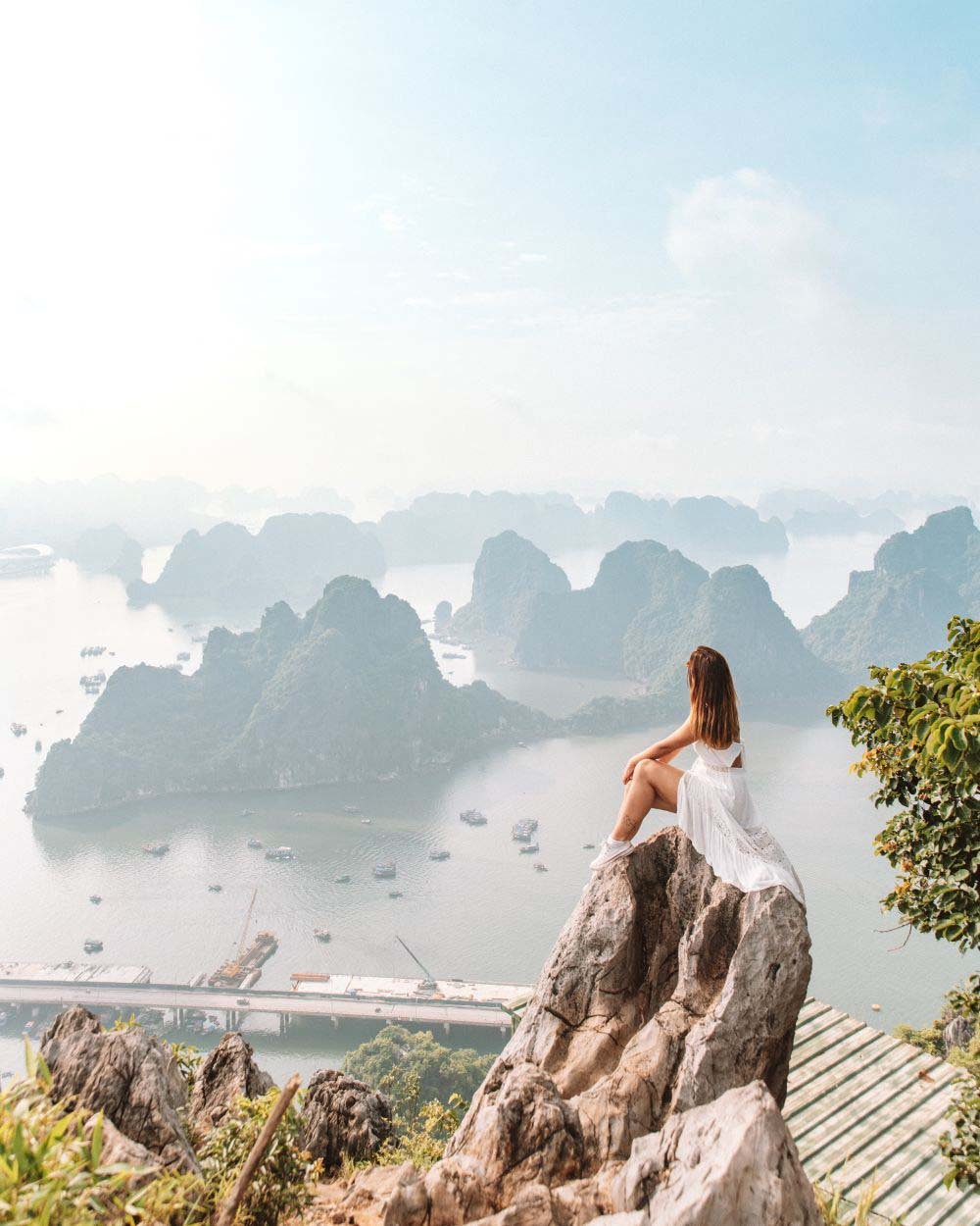 Những địa điểm du xuân nên ghé thử tại Hạ Long - Ảnh 3.