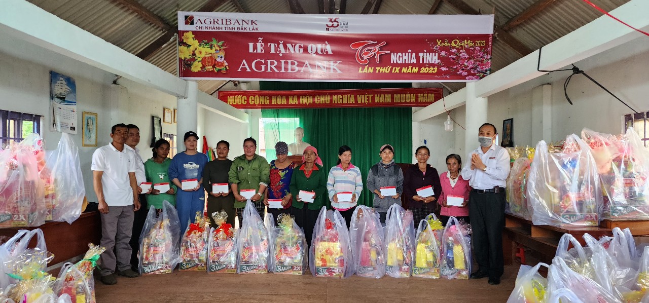 Agribank tỉnh Đắk Lắk: Tổ chức thành công chương trình An sinh xã hội &quot;Tết nghĩa tình&quot; lần thứ IX, năm 2023 - Ảnh 1.