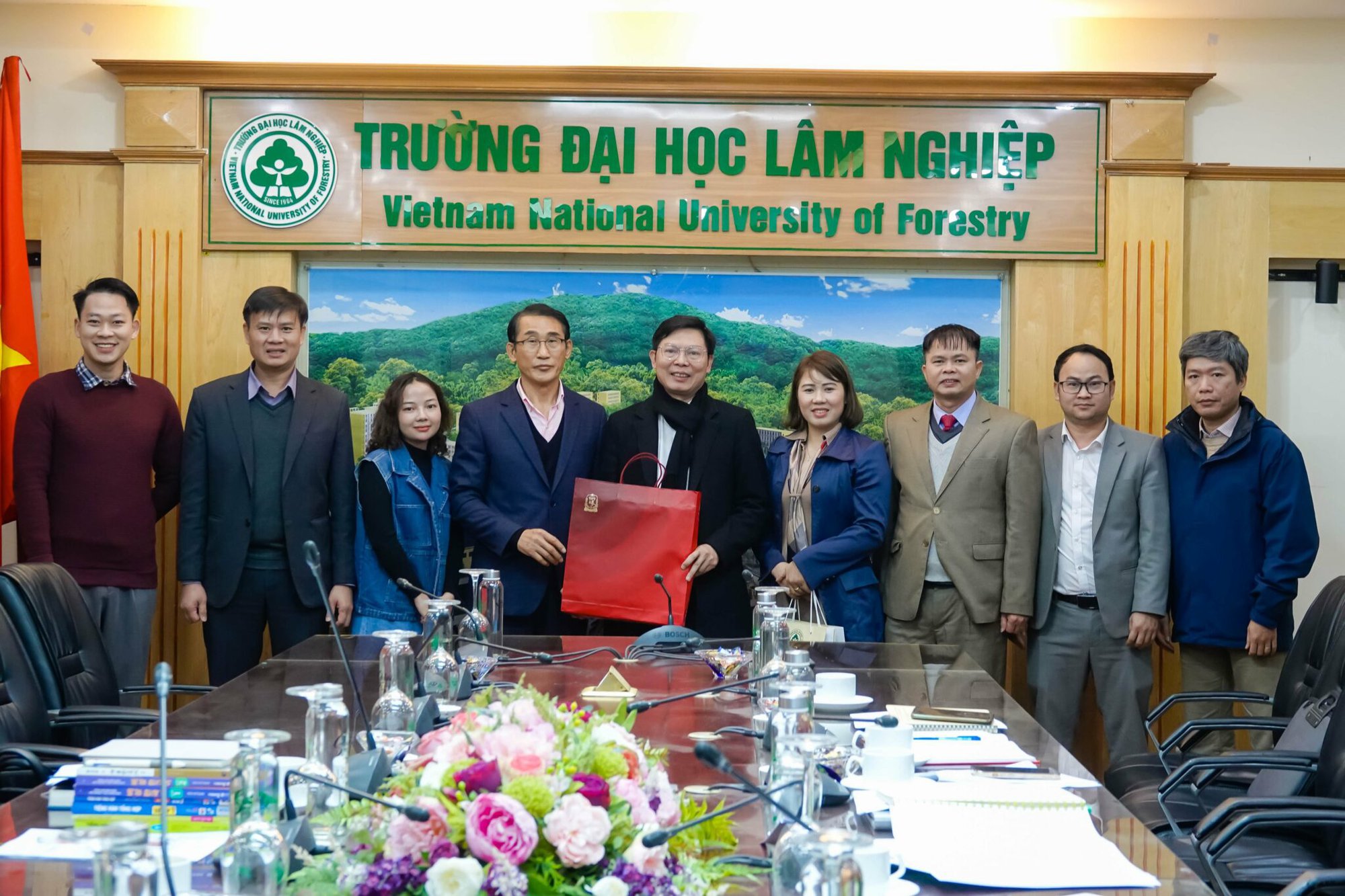 Bất ngờ về cơ hội việc làm của nhân lực ngành lâm nghiệp - Ảnh 1.