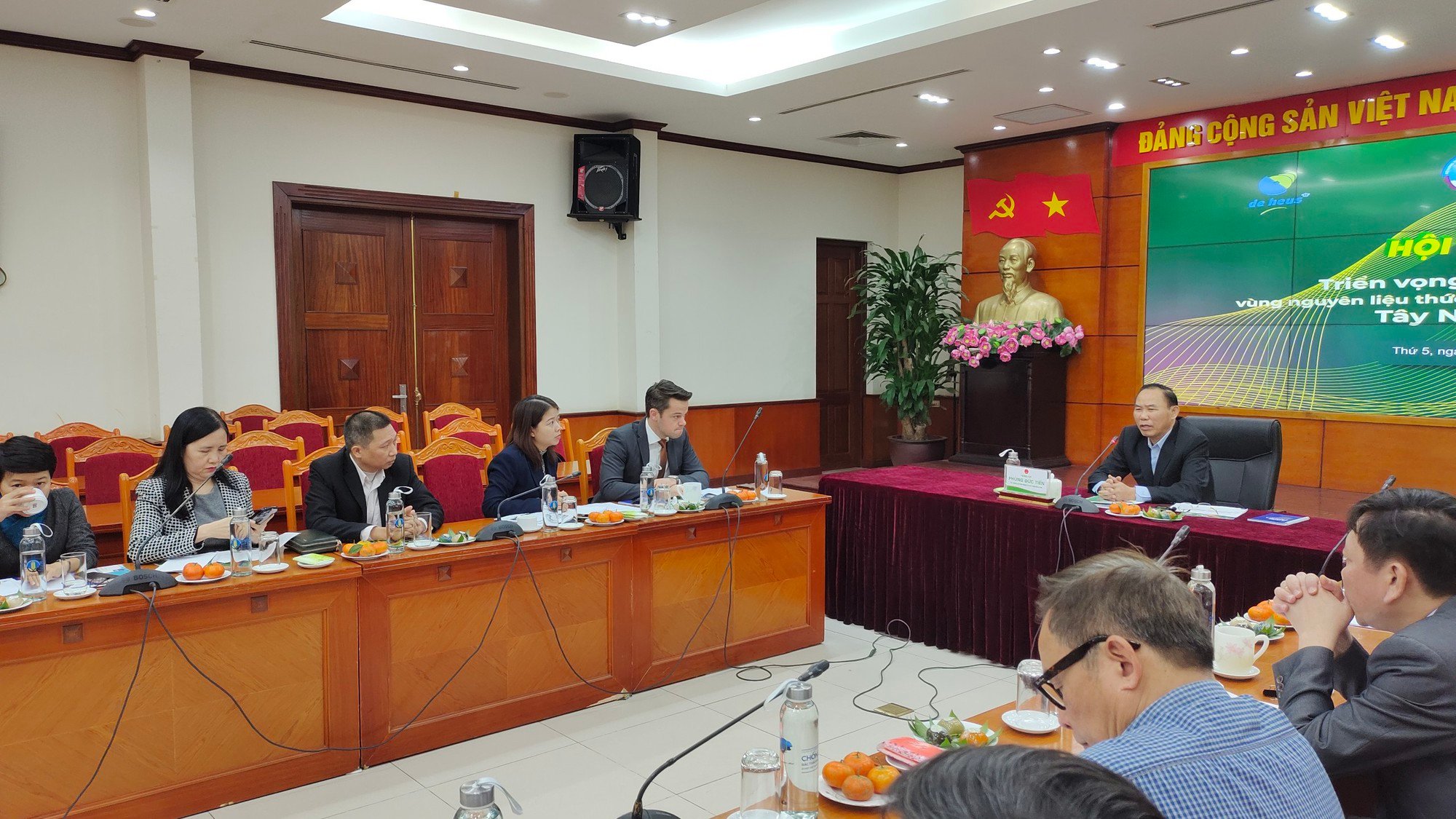 Một tập đoàn cần mua 100.000 tấn ngô/tháng: Xây dựng cánh đồng lớn trồng ngô, sắn tại 3 tỉnh Tây Nguyên - Ảnh 1.