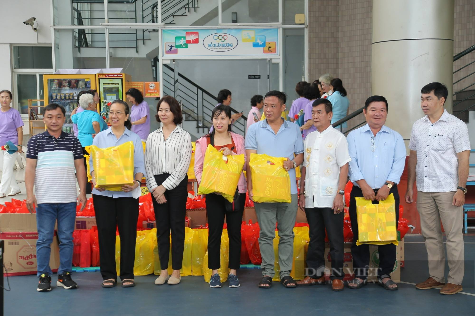 Đem Tết yêu thương đến những mảnh đời khó khăn - Ảnh 1.