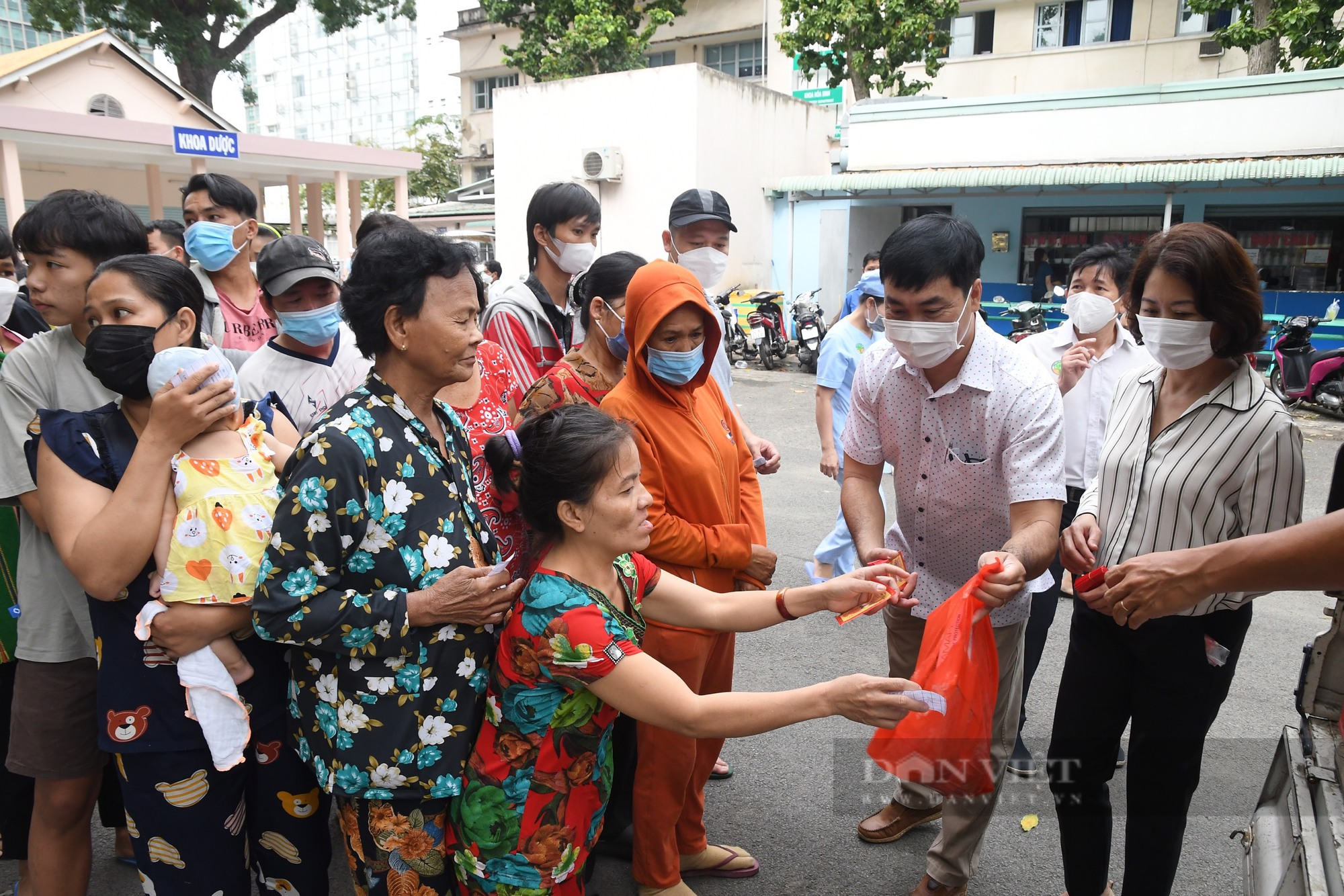 Đem Tết yêu thương đến những mảnh đời khó khăn - Ảnh 4.