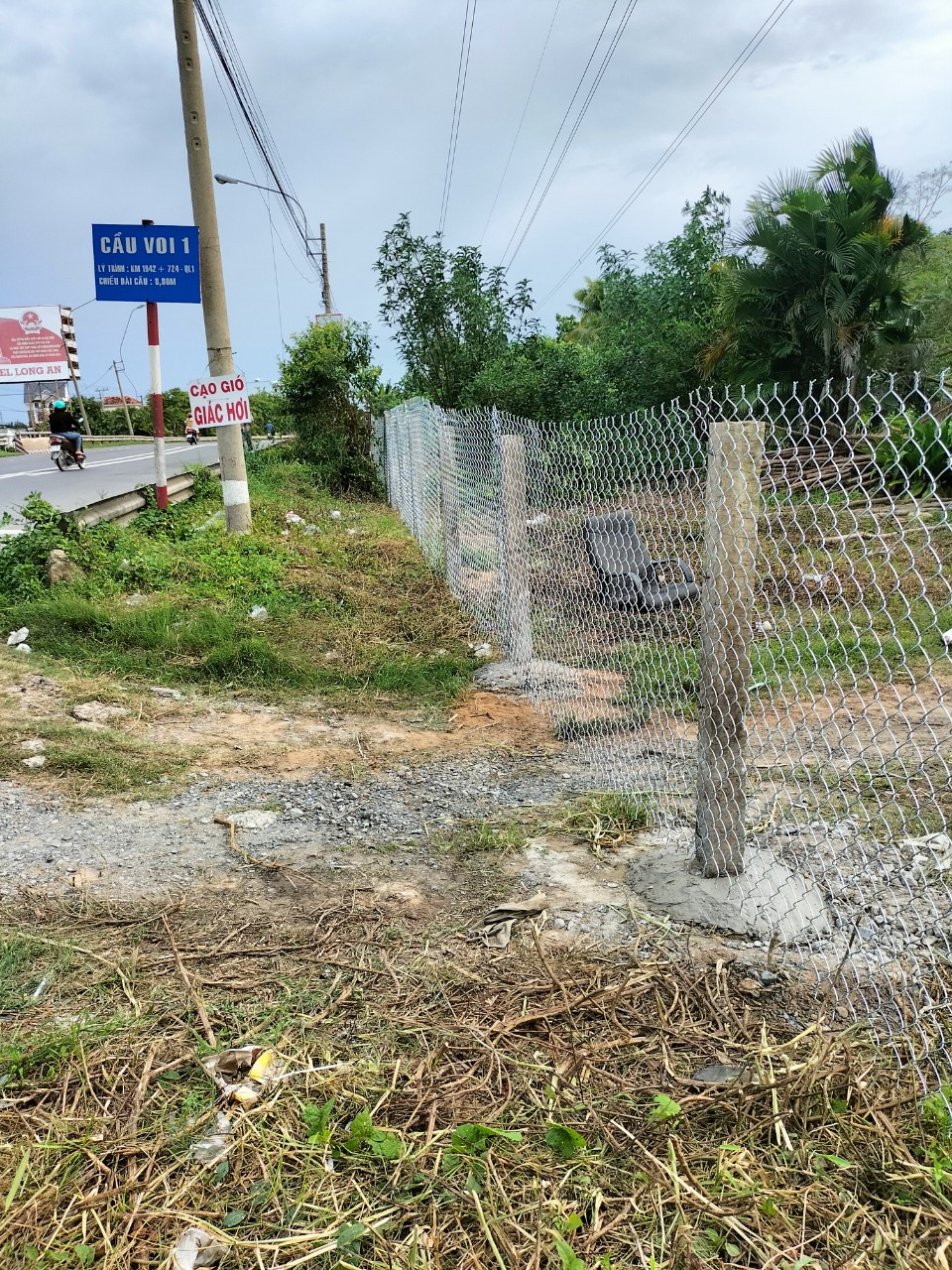 Ông là phần hơi thở, sự sống của bà con nghèo nơi vùng quê ở Long An - Ảnh 3.