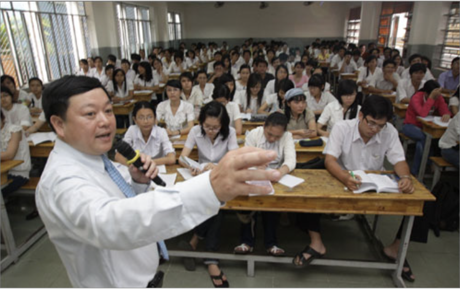 Tự chủ đại học: Hơn 30% giảng viên có thu nhập trên 200 triệu/năm và bài toán ngân sách - Ảnh 2.