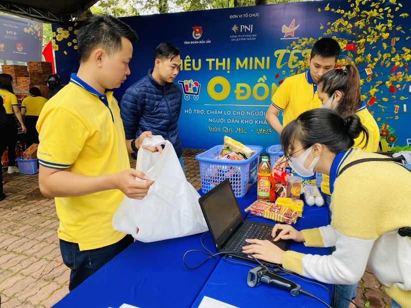 Đón Tết Quý Mão 2023: Cùng PNJ trao quà xuân mỹ mãn, đón vạn hỷ bình an, nhân lên sự sẻ chia - Ảnh 4.