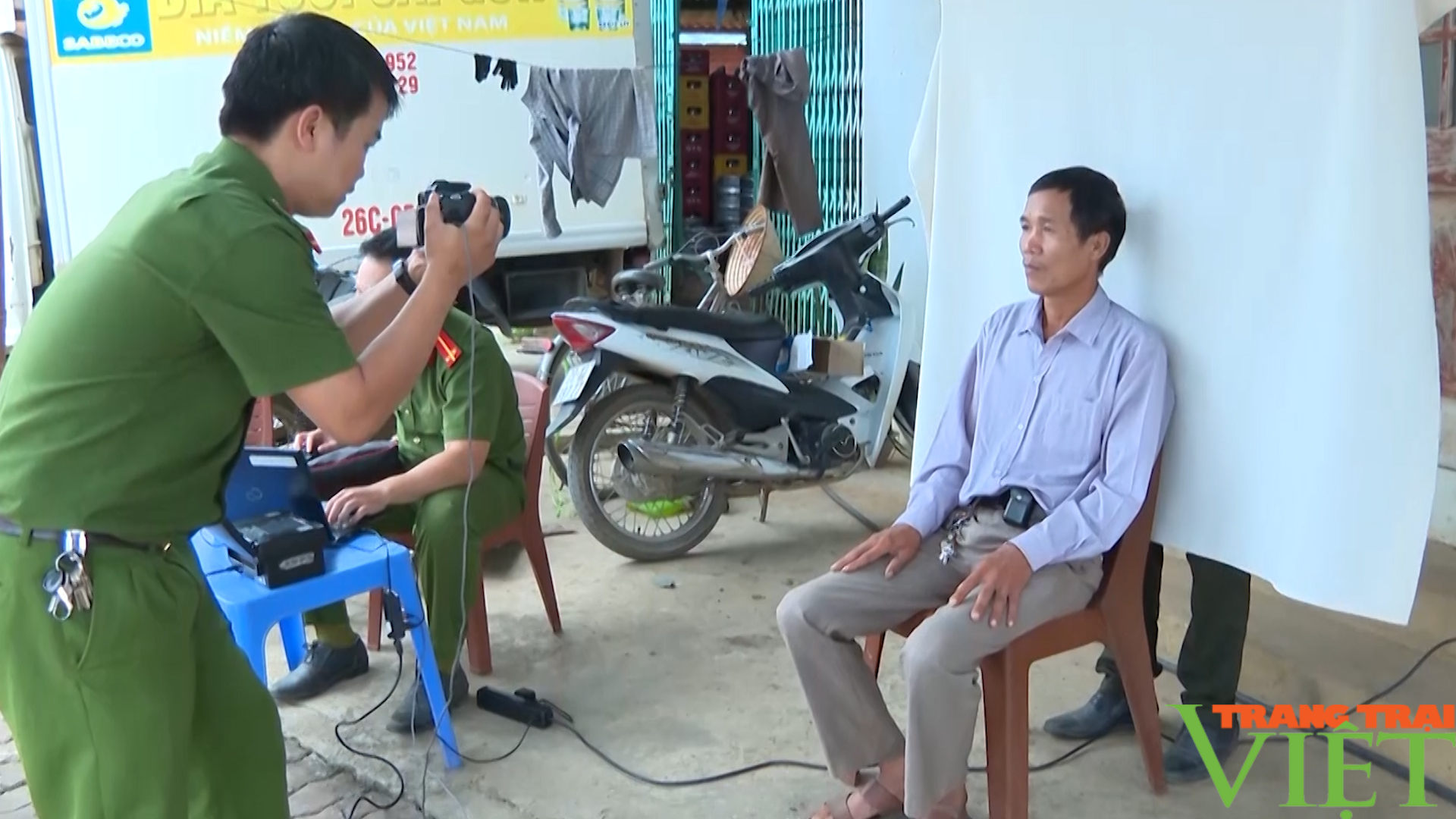 Tiện ích khi bỏ sổ hộ khẩu giấy ngày ở vùng cao Sơn La - Ảnh 6. Tiện ích khi bỏ sổ hộ khẩu giấy ngày ở vùng cao Sơn La - Ảnh 6.