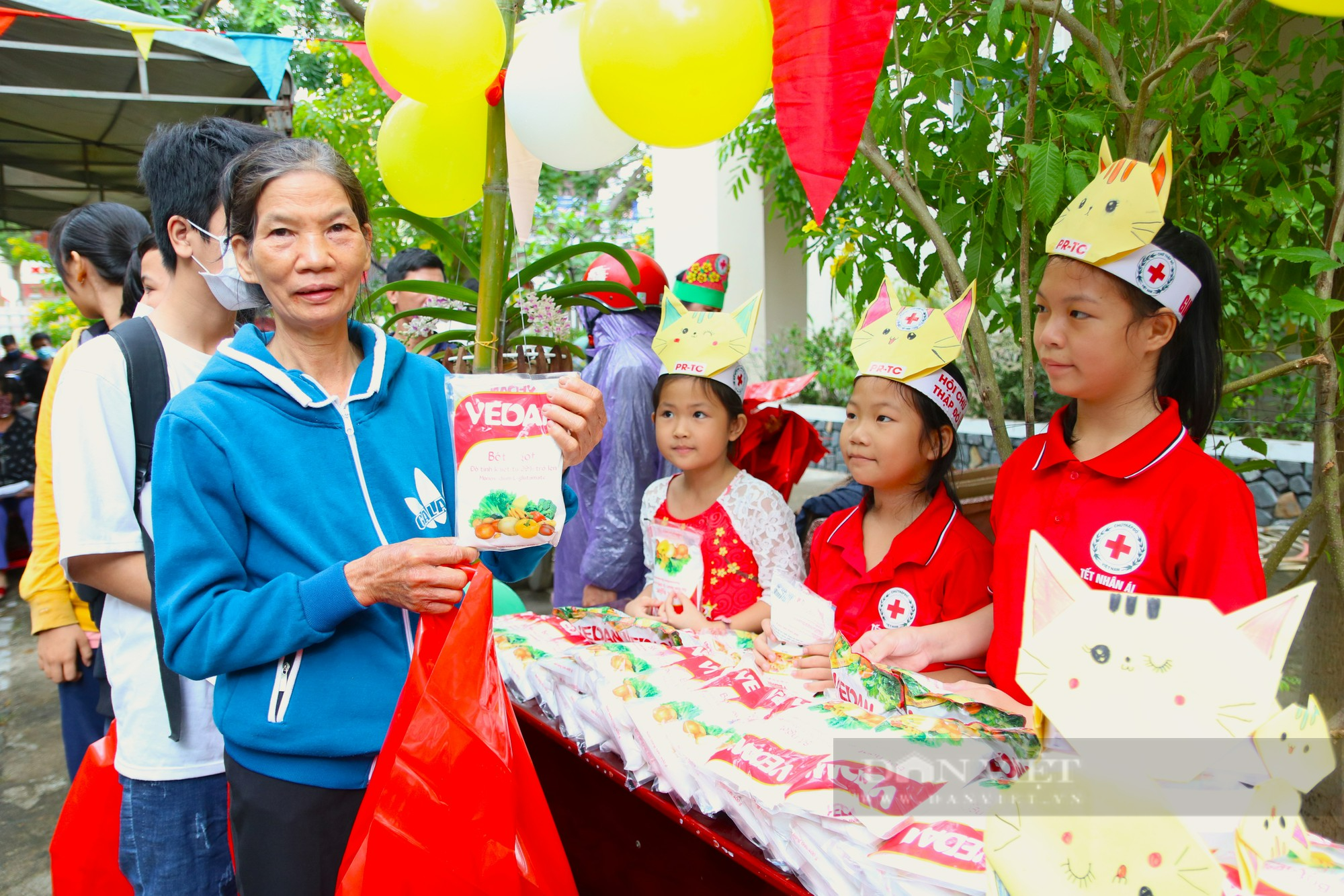 Ấm áp “Phiên chợ nhân đạo 0 đồng” cho người nghèo tại Ninh Thuận - Ảnh 3.