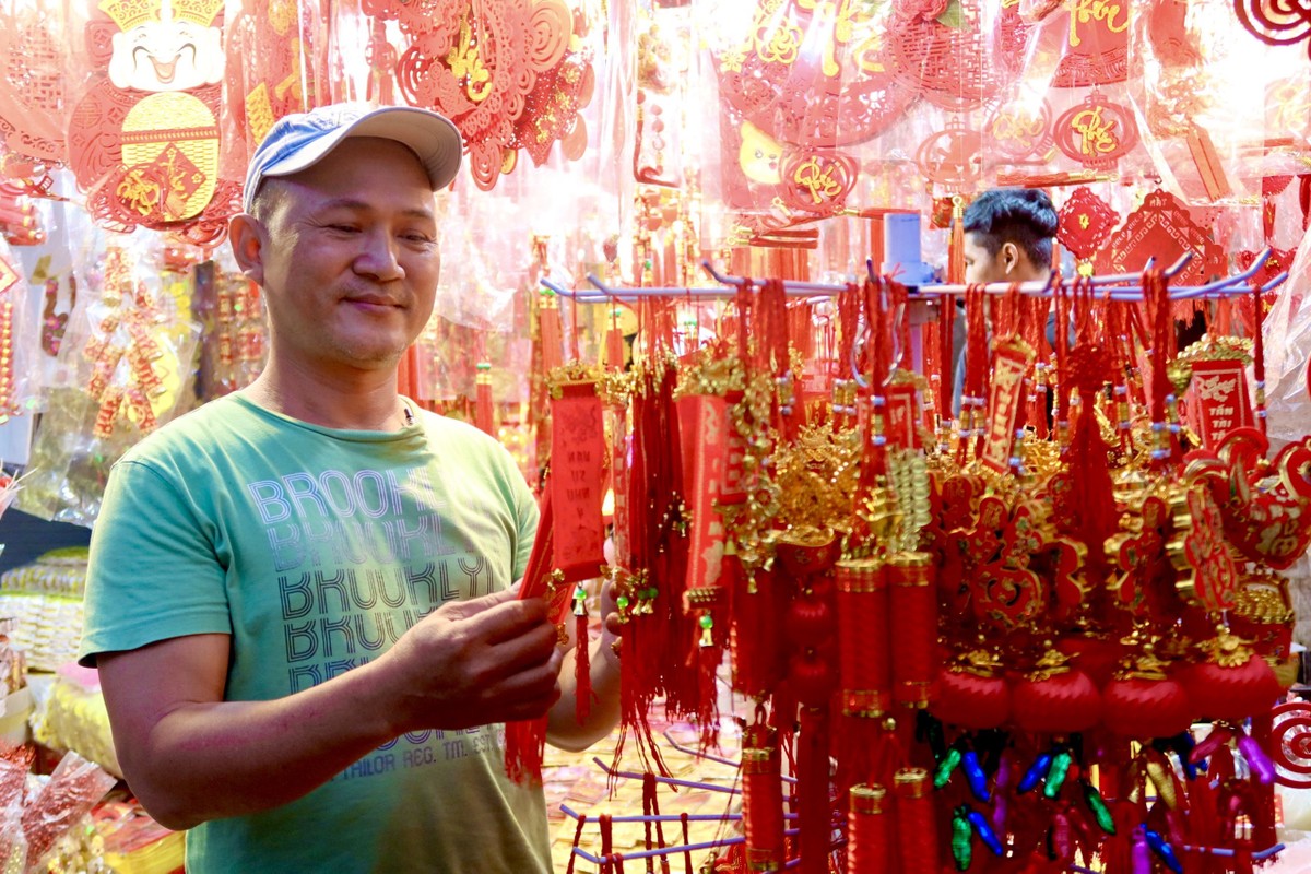 Người Sài Gòn háo hức mang Tết 2023 về nhà - Ảnh 15.